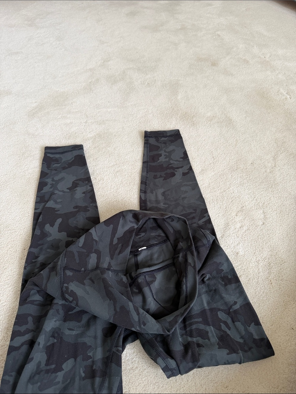 Lululemon Align High-Rise Camo Leggings - Black/army green - Picture 6 of 6